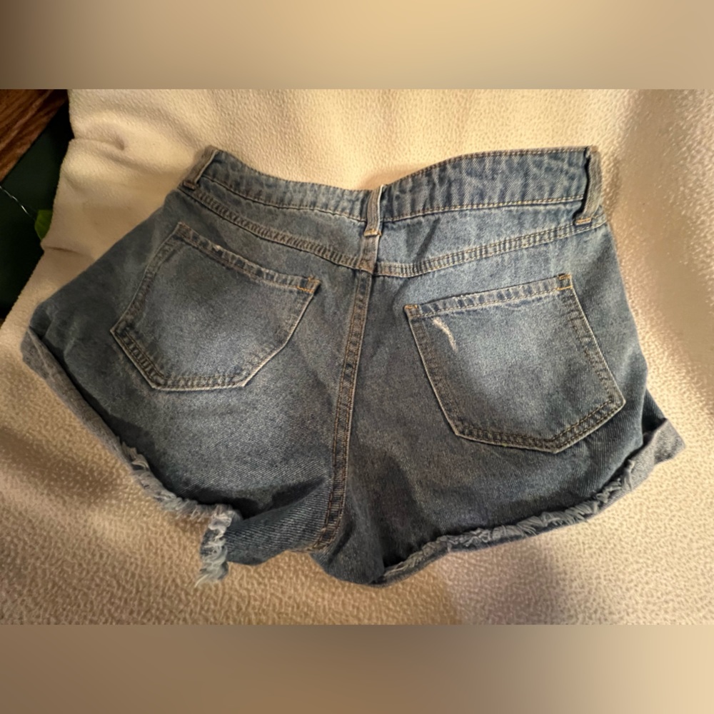 Forever 21 shorts - Picture 2 of 5